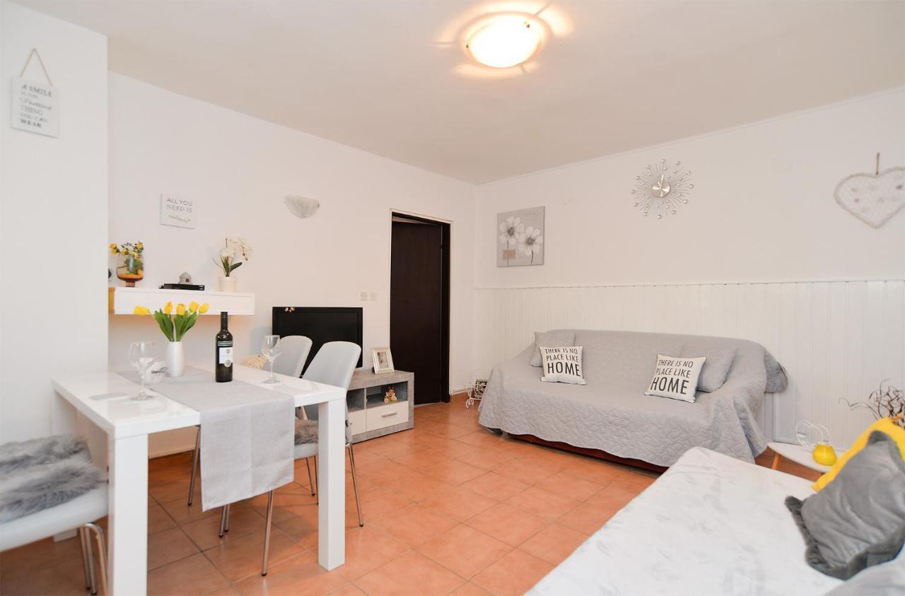Apartment Dulijana 2042 PUY Exterior foto